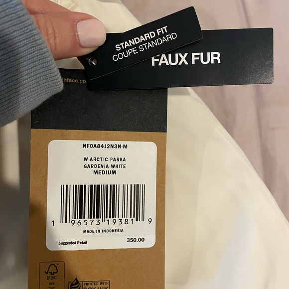 The North Face women’s Arctic Parka M in Gardenia White - Picture 8 of 8